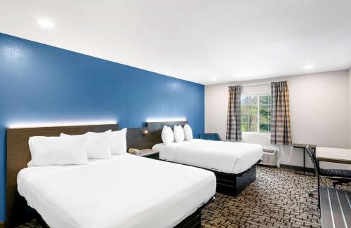 Bethel Cabin | Econo Lodge Bethel - Danbury