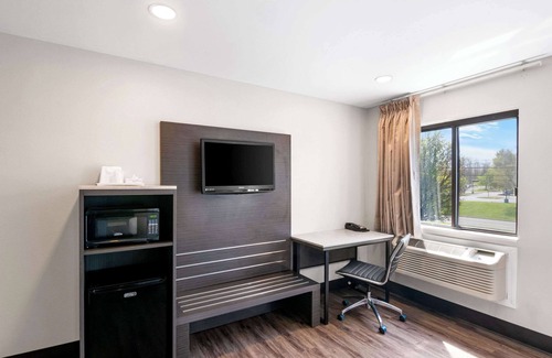 Bethel Hotel | Econo Lodge Bethel - Danbury