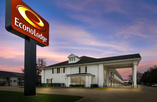 Branson Theater District Cabin | Econo Lodge Branson Theater District