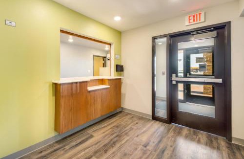 Burlington Hotel | Econo Lodge Burlington