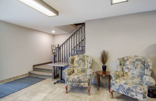 Regina Hotel | Econo Lodge