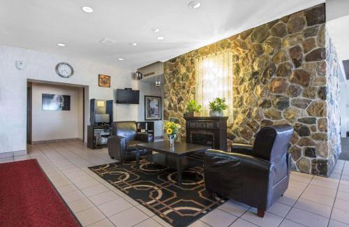 Sudbury Cabin | Econo Lodge