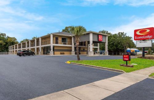 Cheraw Cabin | Econo Lodge Cheraw Market Street