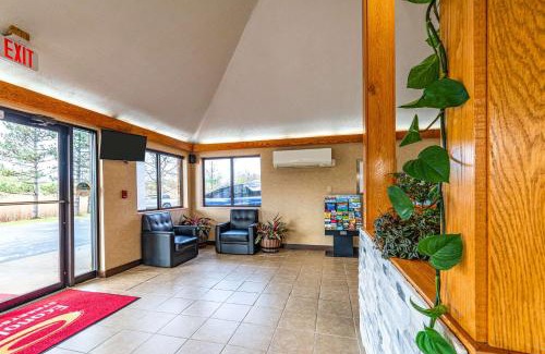 Streetsboro Cabin | Econo Lodge Cleveland Southeast - Kent