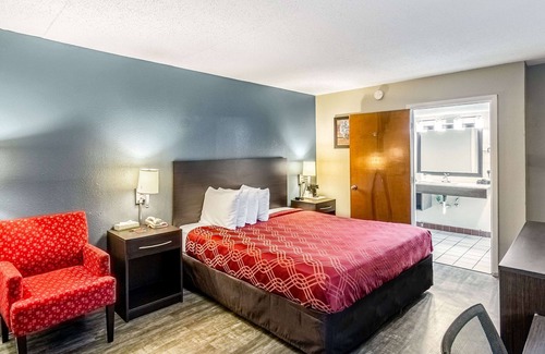 Crestview Hotel | Econo Lodge Crestview