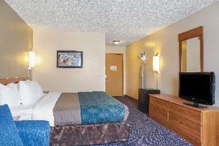 Corfu Cabin | Econo Lodge Darien Lakes
