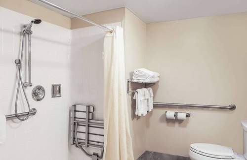 Corfu Hotel | Econo Lodge Darien Lakes