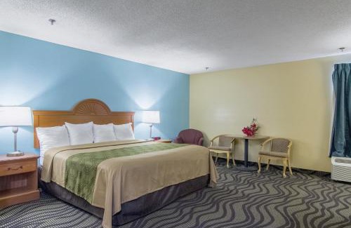 Darien Hotel | Econo Lodge Darien