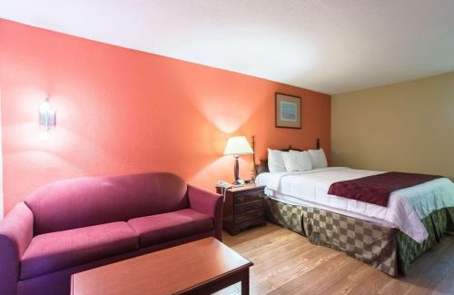 Decatur Cabin | Econo Lodge Decatur South