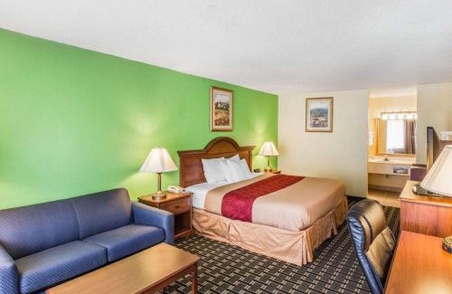 Douglas Cabin | Econo Lodge Douglas