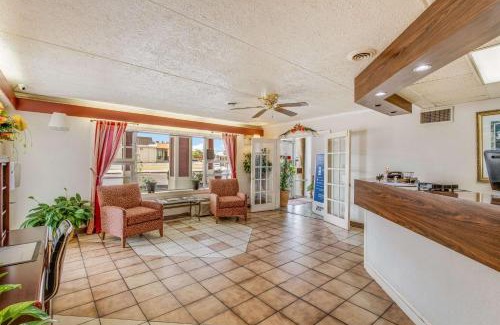 Eden Cabin | Econo Lodge Eden