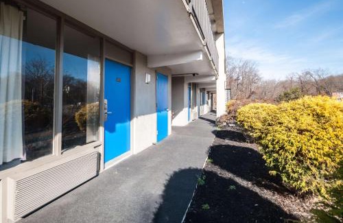 Elkridge Cabin | Econo Lodge Elkridge near Arundel Mills