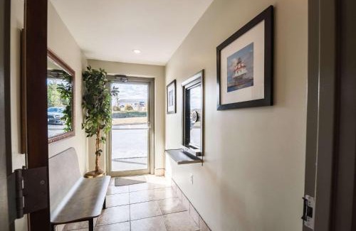 Elkridge Cabin | Econo Lodge Elkridge near Arundel Mills