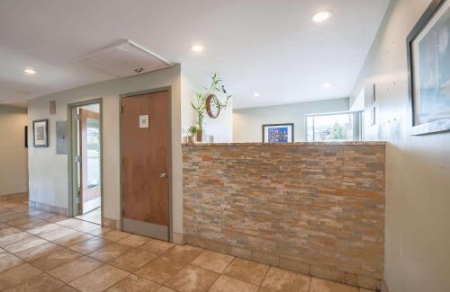 Elkridge Cabin | Econo Lodge Elkridge near Arundel Mills
