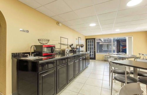 Radcliff Hotel | Econo Lodge Fort Knox