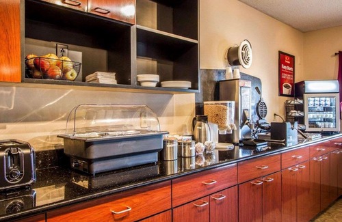 Freeport Cabin | Econo Lodge Freeport - Brunswick Area
