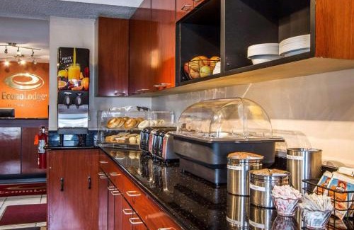 Freeport Cabin | Econo Lodge Freeport - Brunswick Area