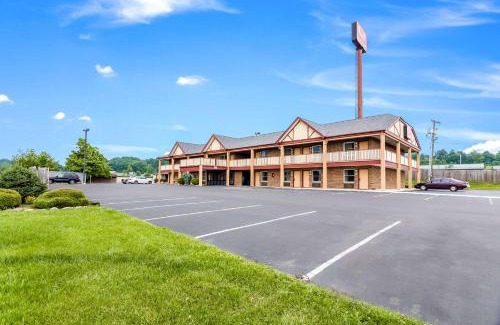 Glade Spring Cabin | Econo Lodge Glade Springs I-81