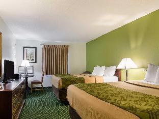Hays Cabin | Econo Lodge Hays I-70