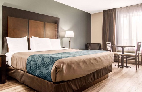 Saint-Apollinaire Hotel | Econo Lodge Inn & Suites