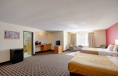 Wisconsin Dells Hotel | Econo Lodge Inn & Suites