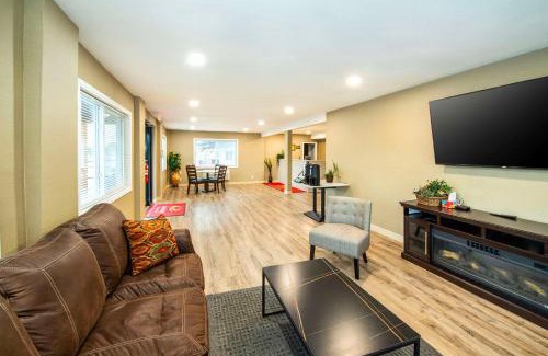 Pincher Creek Hotel | Econo Lodge Inn & Suites