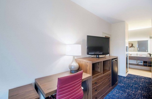 Foley Hotel | Econo Lodge Inn & Suites Foley - North Gulf Shores