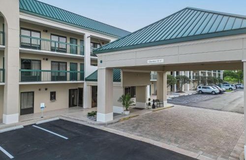Foley Hotel | Econo Lodge Inn & Suites Foley-North Gulf Shores