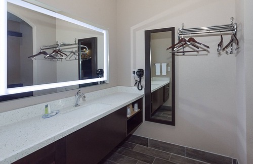 FM 1960 Hotel | Econo Lodge Inn & Suites Houston NW - CY - Fair