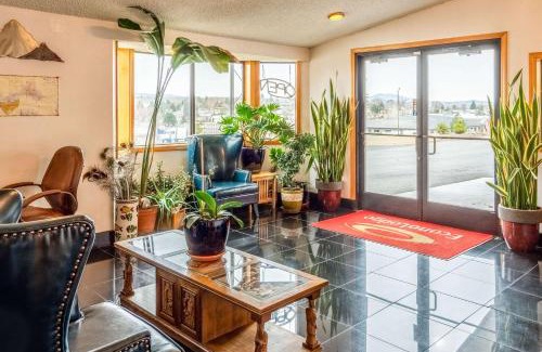 Madras Hotel | Econo Lodge Inn & Suites Madras