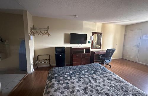 La Vergne Hotel | Econo Lodge Inn & Suites Southeast