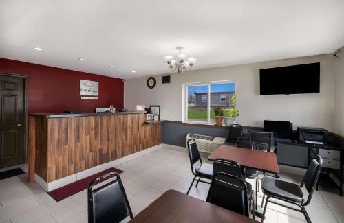 Canandaigua Hotel | Econo Lodge Inn & Suites