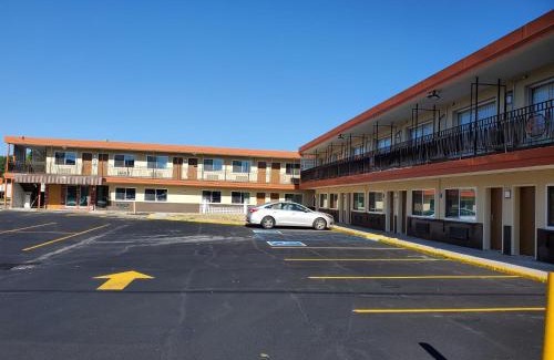 Mason City Hotel | Econo Lodge Inn & Suites