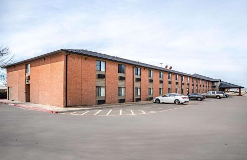 McKinney Hotel | Econo Lodge Inn & Suites