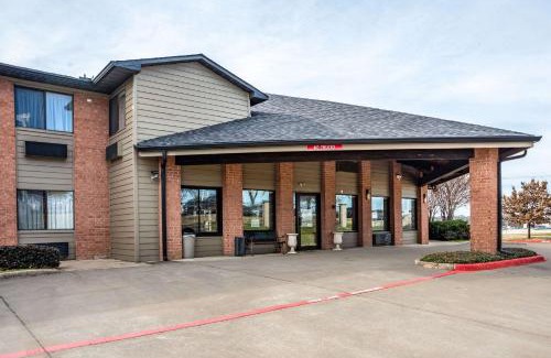 McKinney Hotel | Econo Lodge Inn & Suites