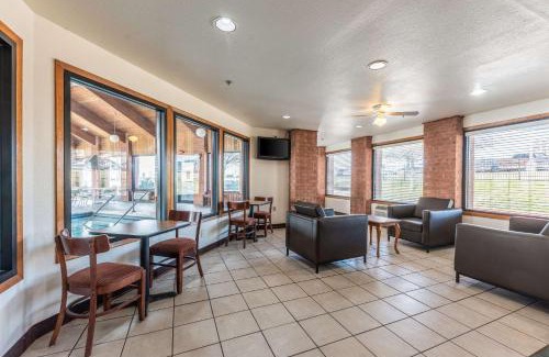 McKinney Hotel | Econo Lodge Inn & Suites