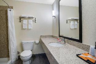 Springfield Hotel | Econo Lodge Inn & Suites