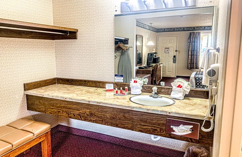 Winnemucca Hotel | Econo Lodge Inn & Suites Winnemucca