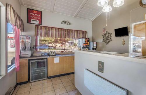 Yreka Hotel | Econo Lodge Inn & Suites Yreka