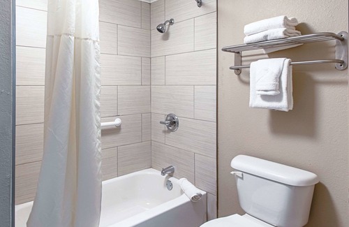 Kingsville Hotel | Econo Lodge Kingsville