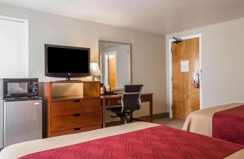 West Ossipee Cabin | Econo Lodge Lakes Region