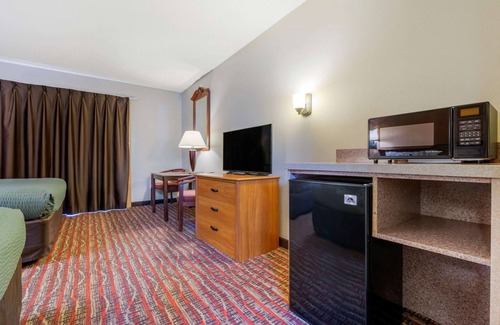 Upper Peninsula Michigan Hotel | Econo Lodge Lakeview