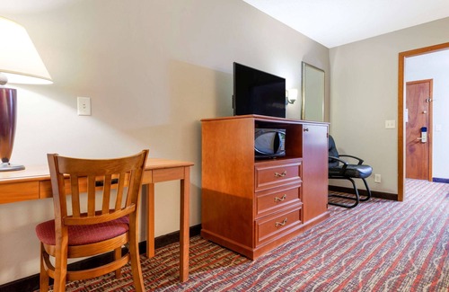 Upper Peninsula Michigan Hotel | Econo Lodge Lakeview