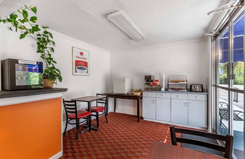 Lee Hotel | Econo Lodge Lee - Great Barrington