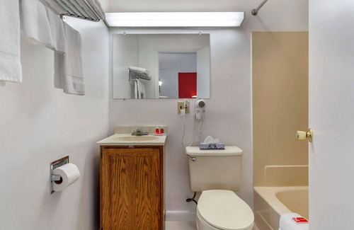 Lee Hotel | Econo Lodge Lee - Great Barrington