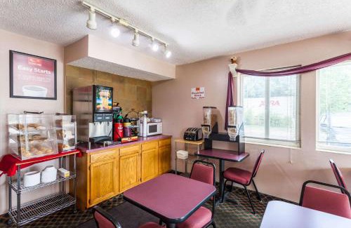 West Lincoln Hotel | Econo Lodge Lincoln