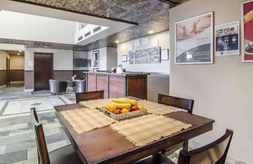 Lloydminster Hotel | Econo Lodge Lloydminster