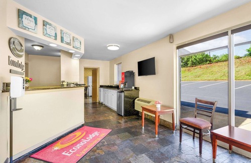 Lynchburg Hotel | Econo Lodge Lynchburg South