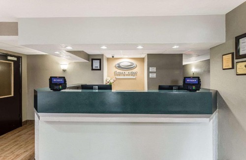 Madison Cabin | Econo Lodge Madison East