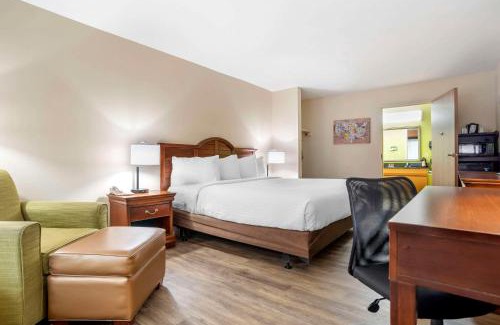 Kreole Cabin | Econo Lodge Moss Point - Pascagoula
